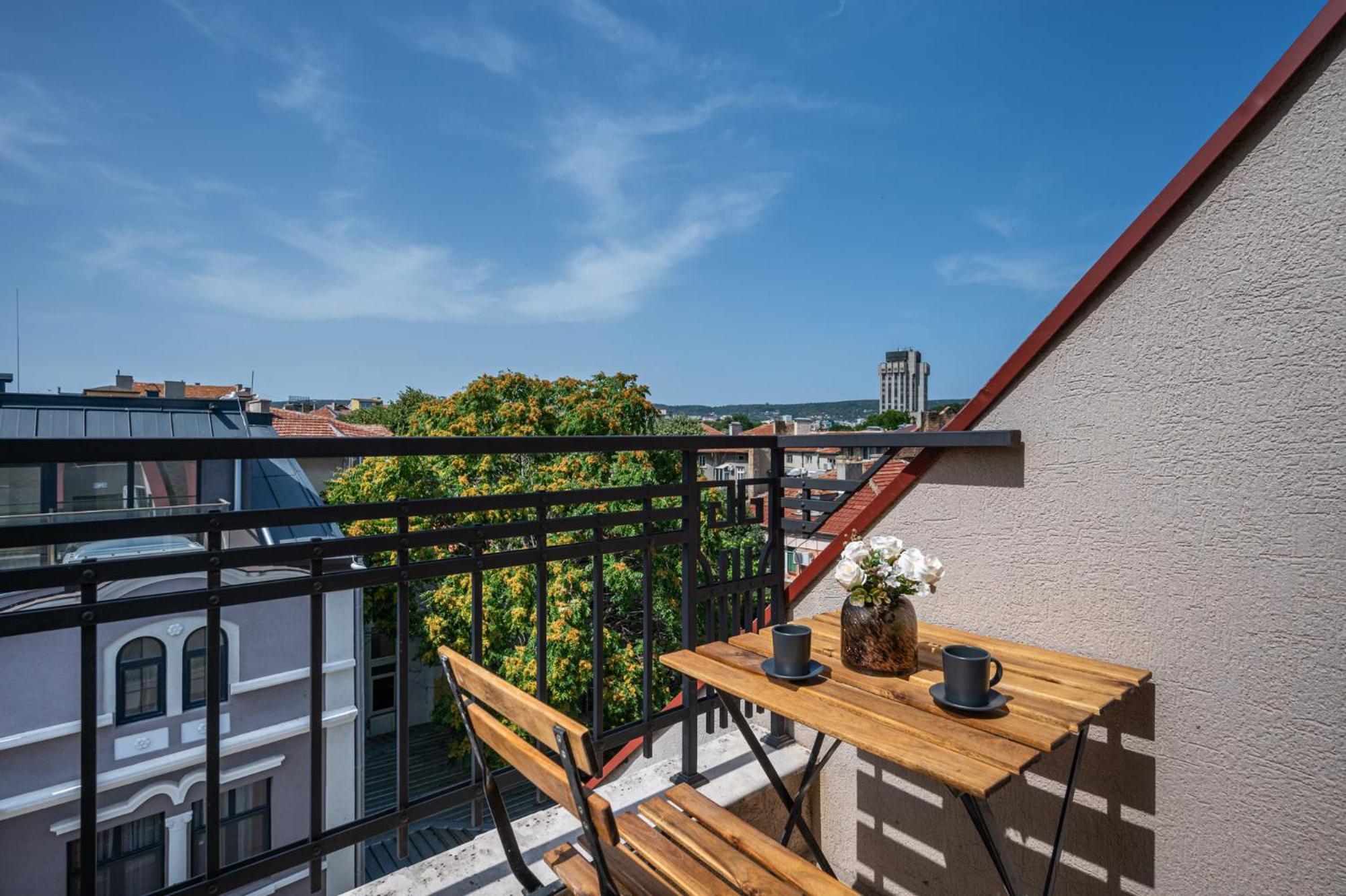 Prestige Central Apartments Varna Exterior photo