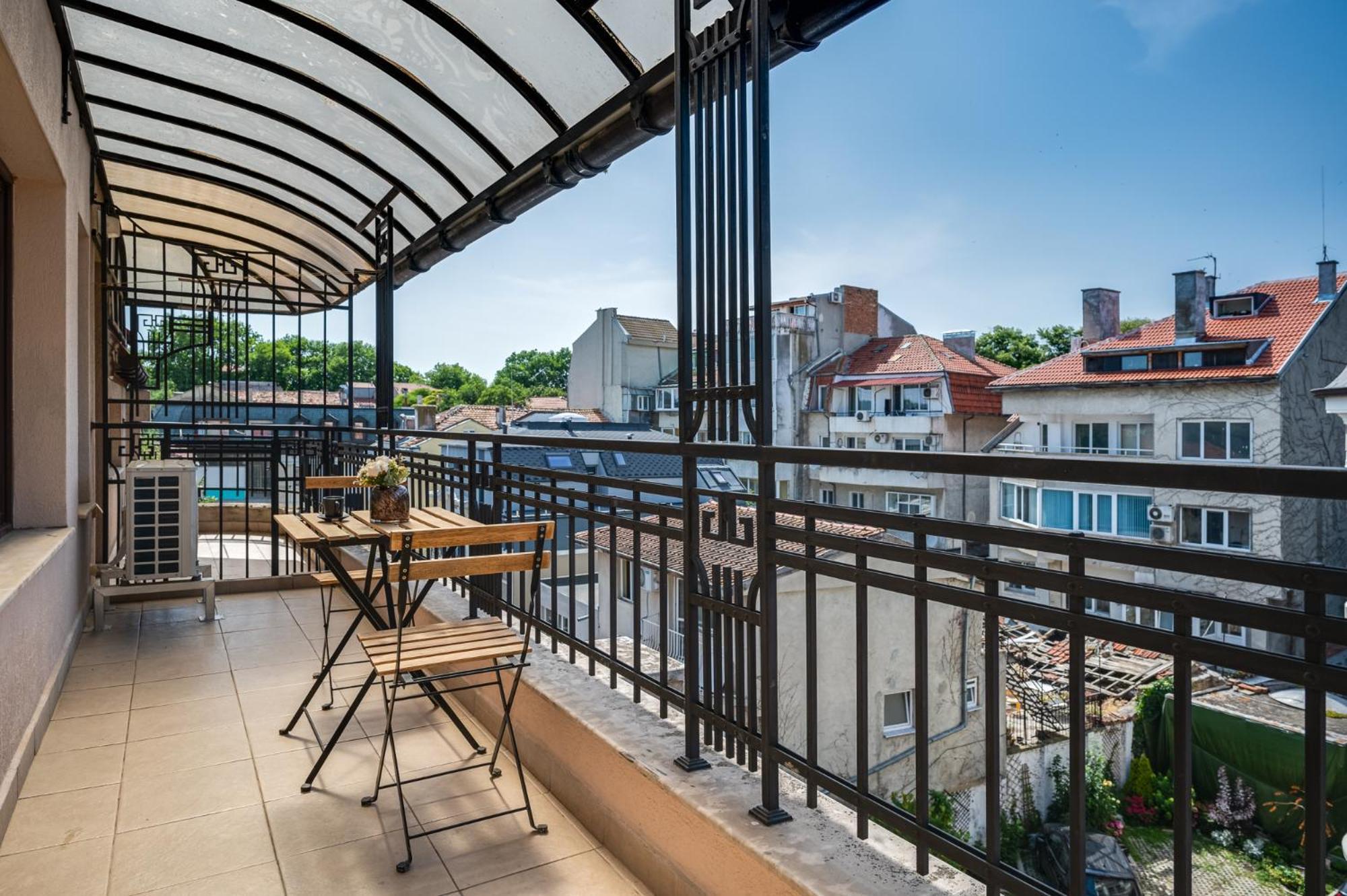 Prestige Central Apartments Varna Exterior photo