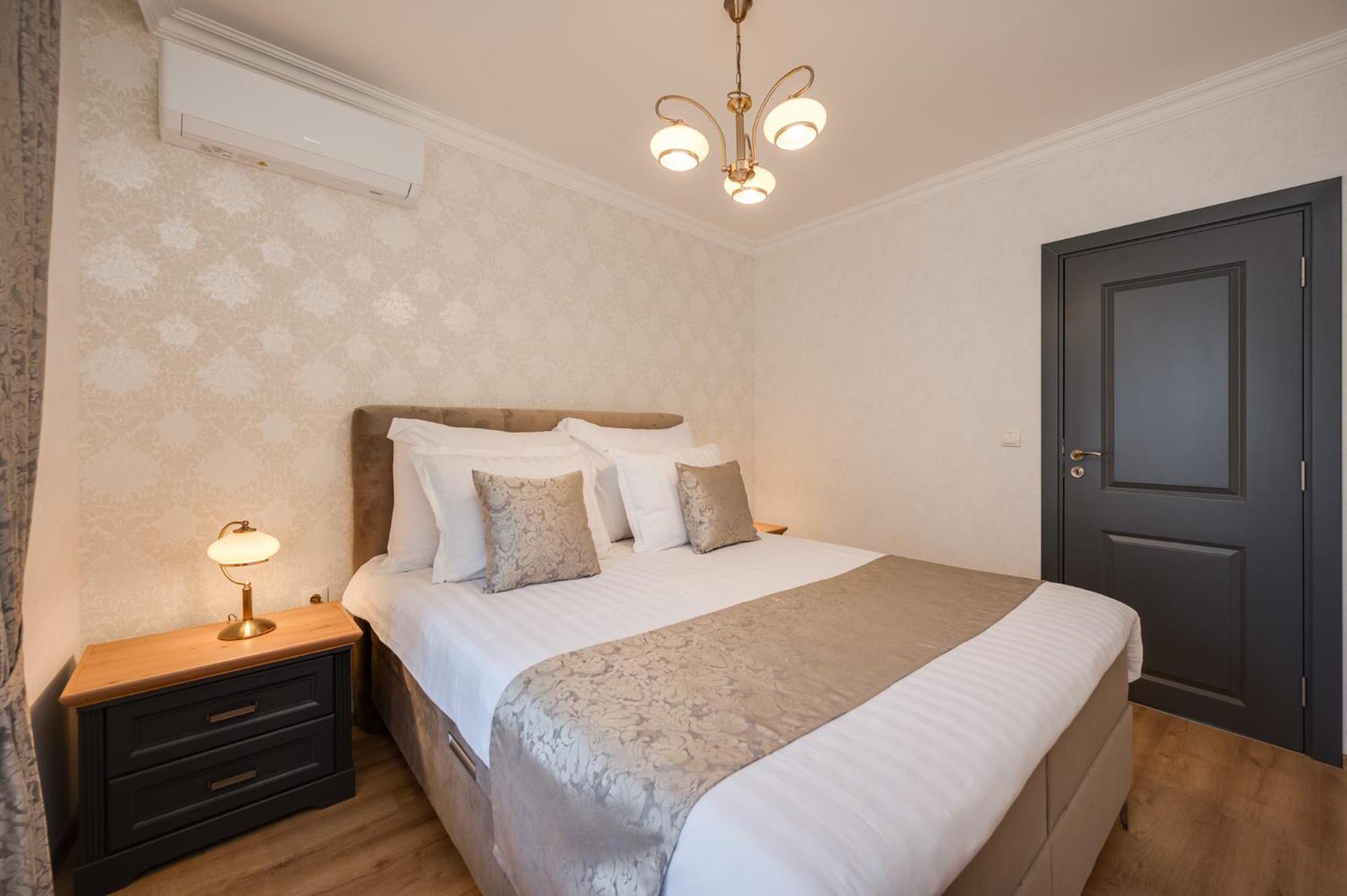 Prestige Central Apartments Varna Exterior photo