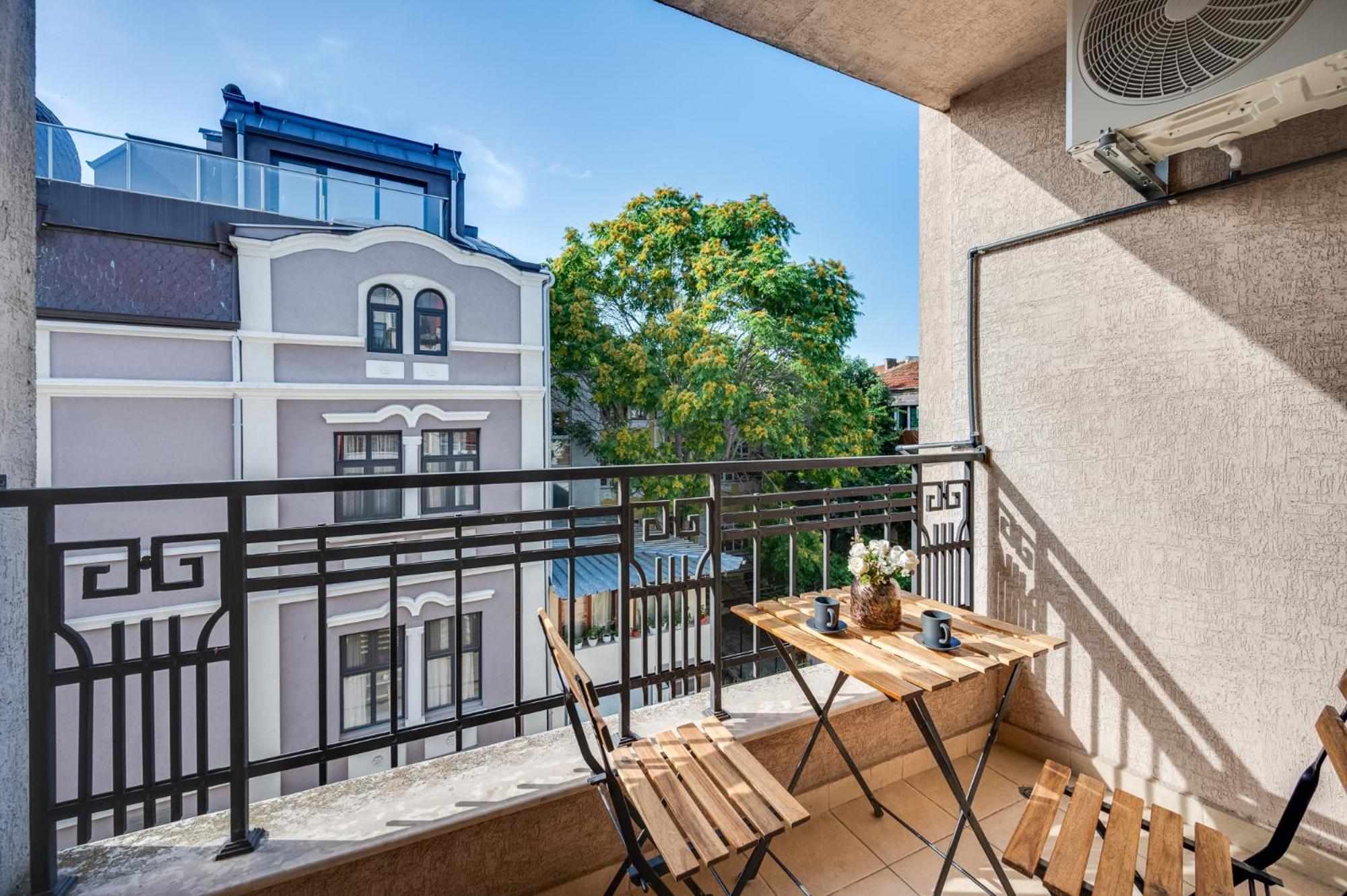 Prestige Central Apartments Varna Exterior photo